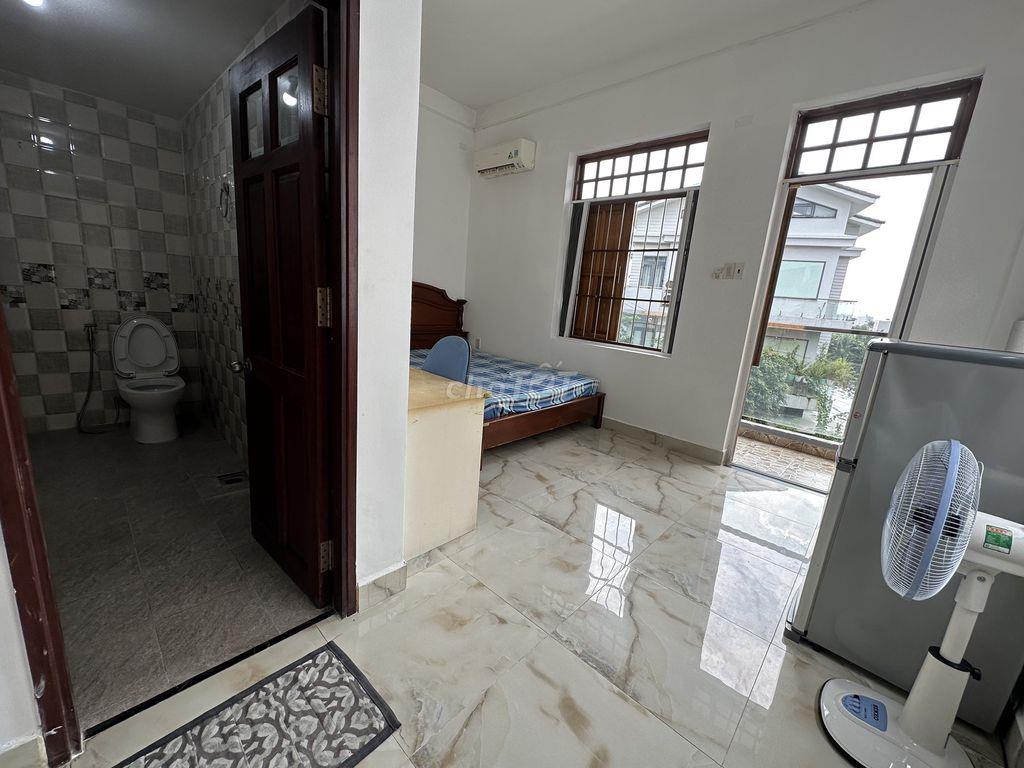Phòng Bình Lợi, đẹp full nội thất, có BAN CÔNG, gần Văn Lang