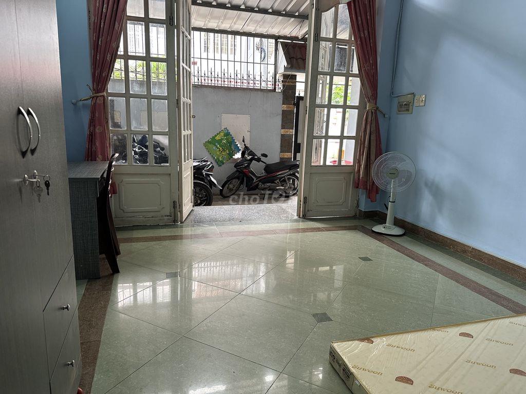 Phòng trong Biệt thự Bình Lợi, gần ĐH Văn Lang, có nội thất
