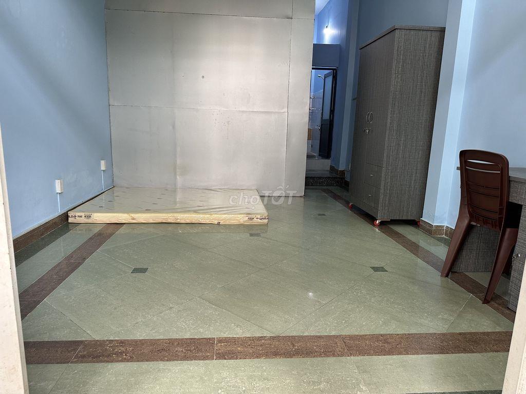 Phòng trong Biệt thự Bình Lợi, gần ĐH Văn Lang, có nội thất