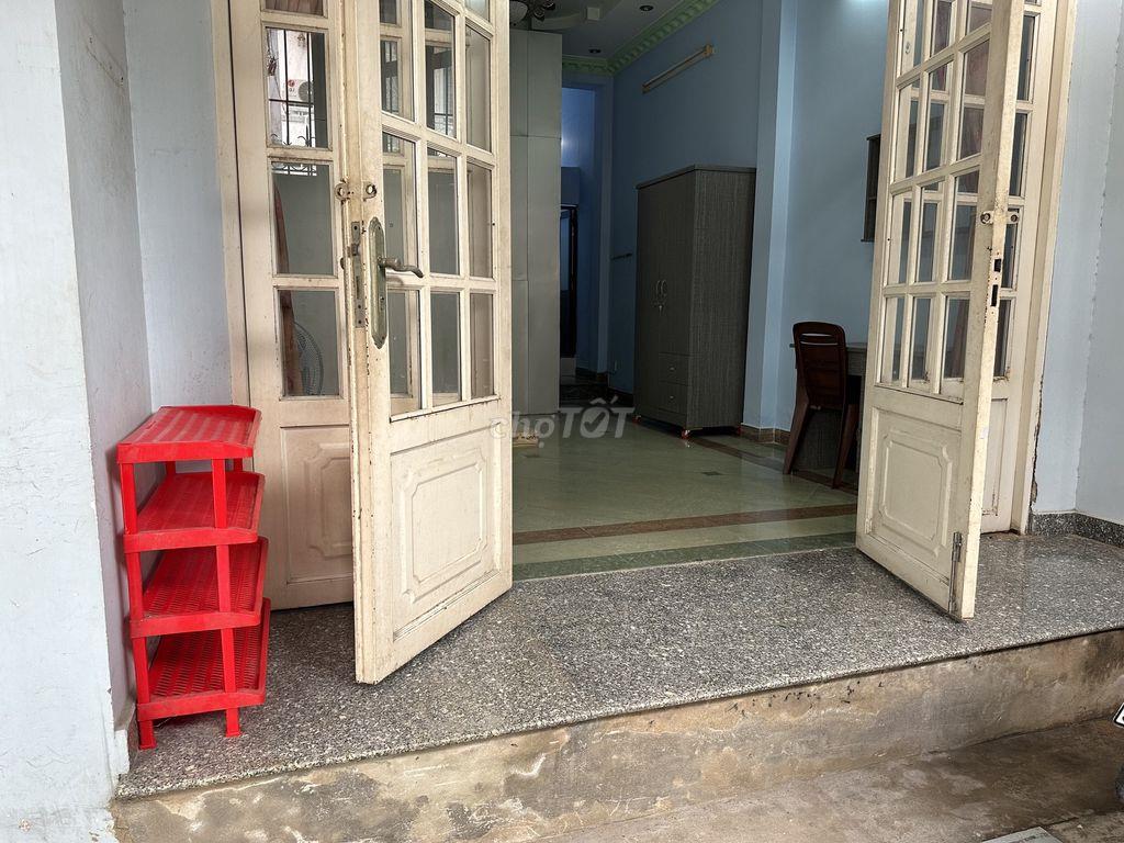 Phòng trong Biệt thự Bình Lợi, gần ĐH Văn Lang, có nội thất