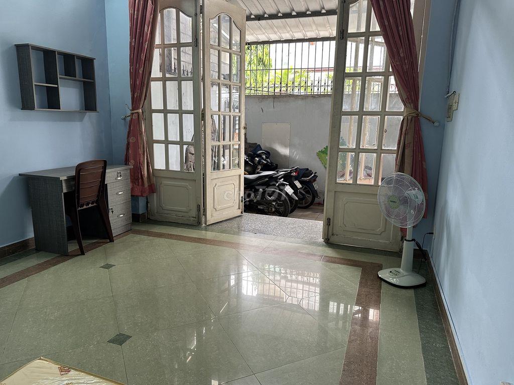 Phòng trong Biệt thự Bình Lợi, gần ĐH Văn Lang, có nội thất
