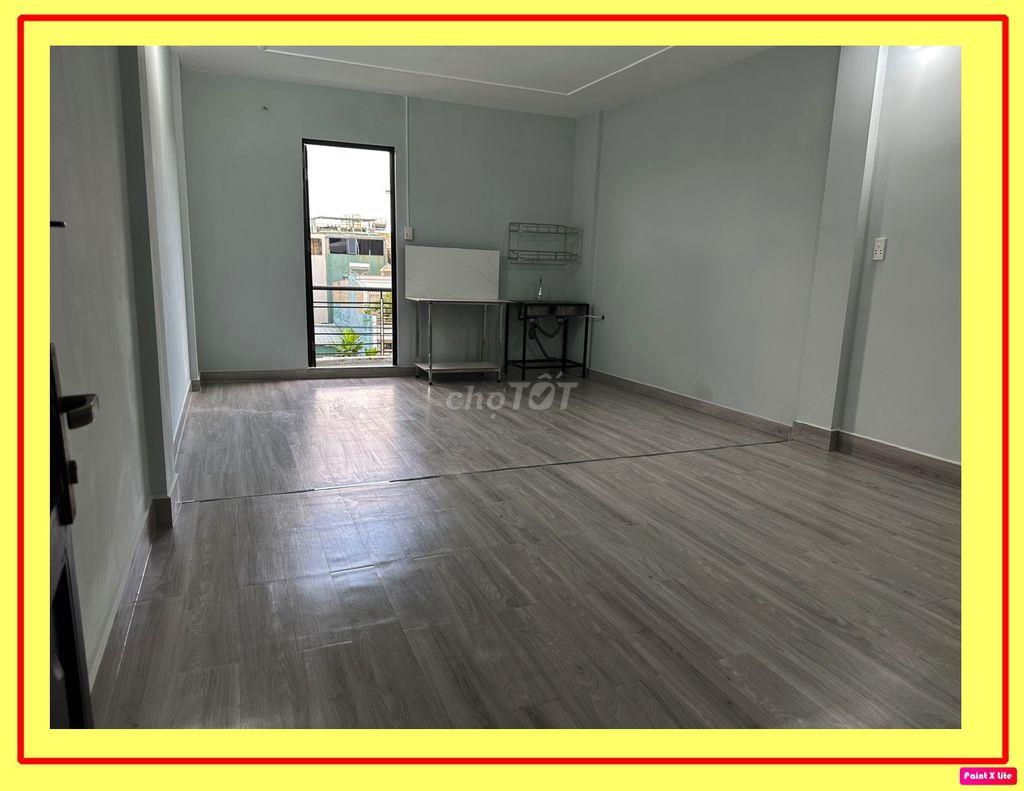 Phòng rất rộng, mặt tiền Bình Lợi, lầu 3, có BAN CÔNG lớn