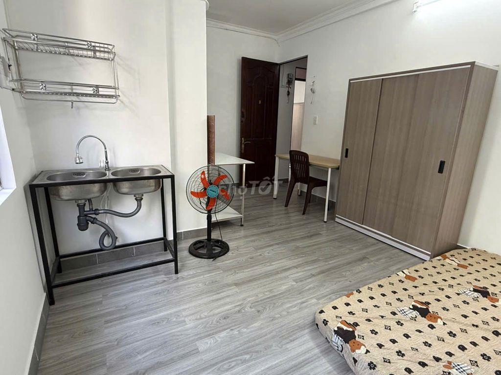 Phòng rất gần ĐH Văn Lang, full nội thất, rất đẹp
