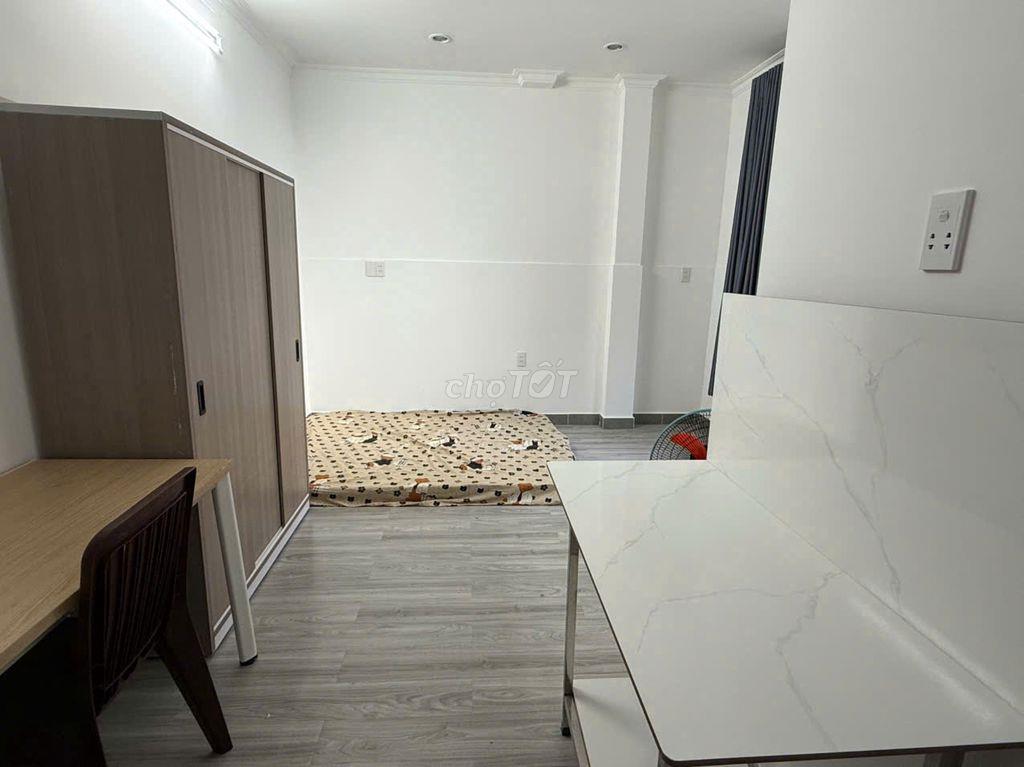 Phòng rất gần ĐH Văn Lang, full nội thất, rất đẹp