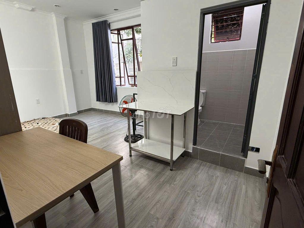 Phòng rất gần ĐH Văn Lang, full nội thất, rất đẹp