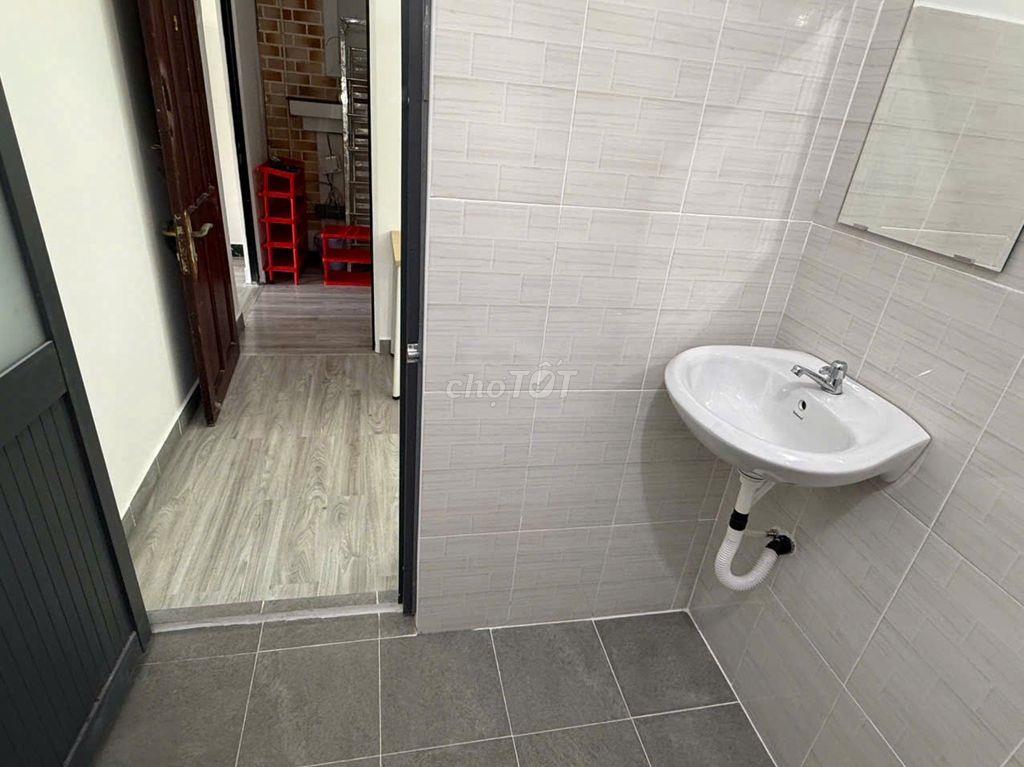 Phòng rất gần ĐH Văn Lang, full nội thất, rất đẹp