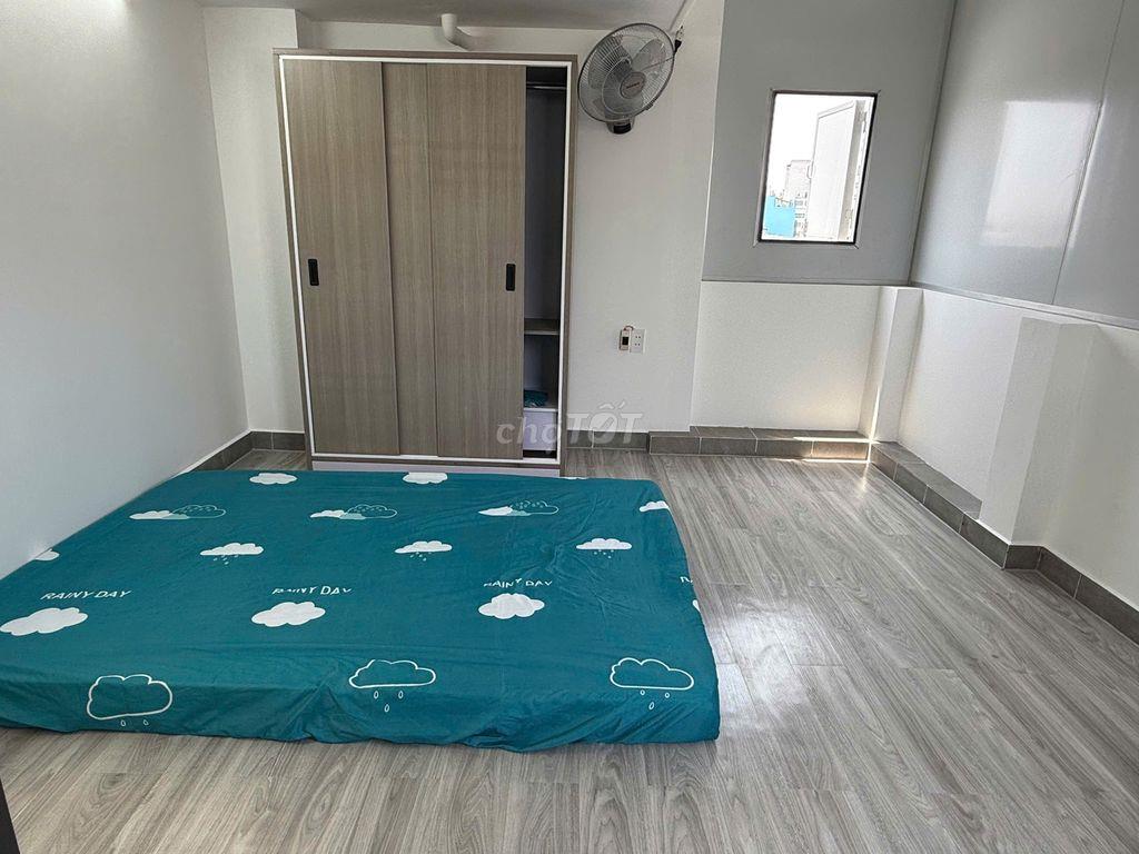 Phòng đối diện sthị Emart PVTrị, rất gần ĐH Công Nghiệp, full nội thất