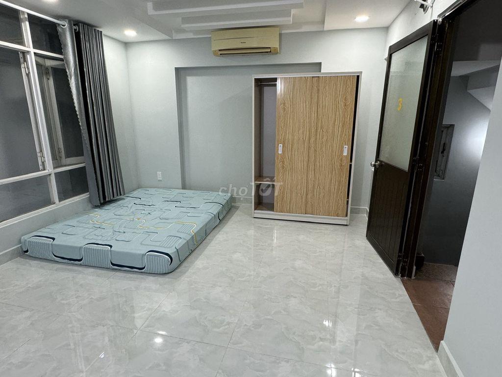 Phòng sát công viên Lê Văn Tám, full nội thất, ngay lầu 1