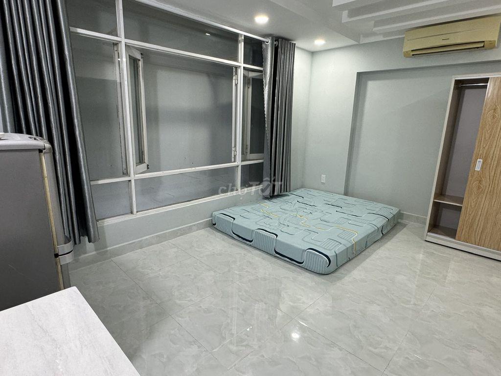 Phòng sát công viên Lê Văn Tám, full nội thất, ngay lầu 1