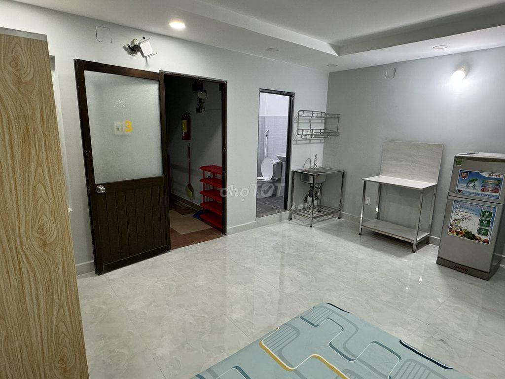 Phòng sát công viên Lê Văn Tám, full nội thất, ngay lầu 1