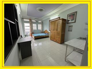 Phòng ngay cầu Băng Ky (Nơ Trang Long), full nội thất, có ban công lớn