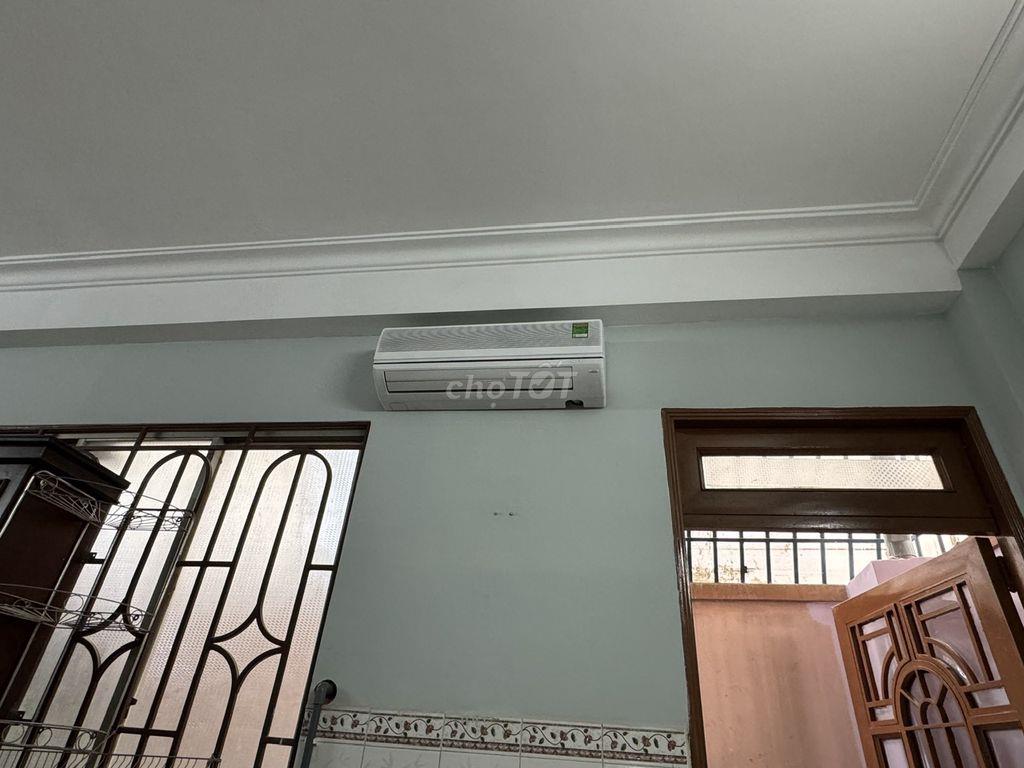 Phòng rộng, trong biệt thự Bình Lợi, full nội thất, ngay tầng trệt