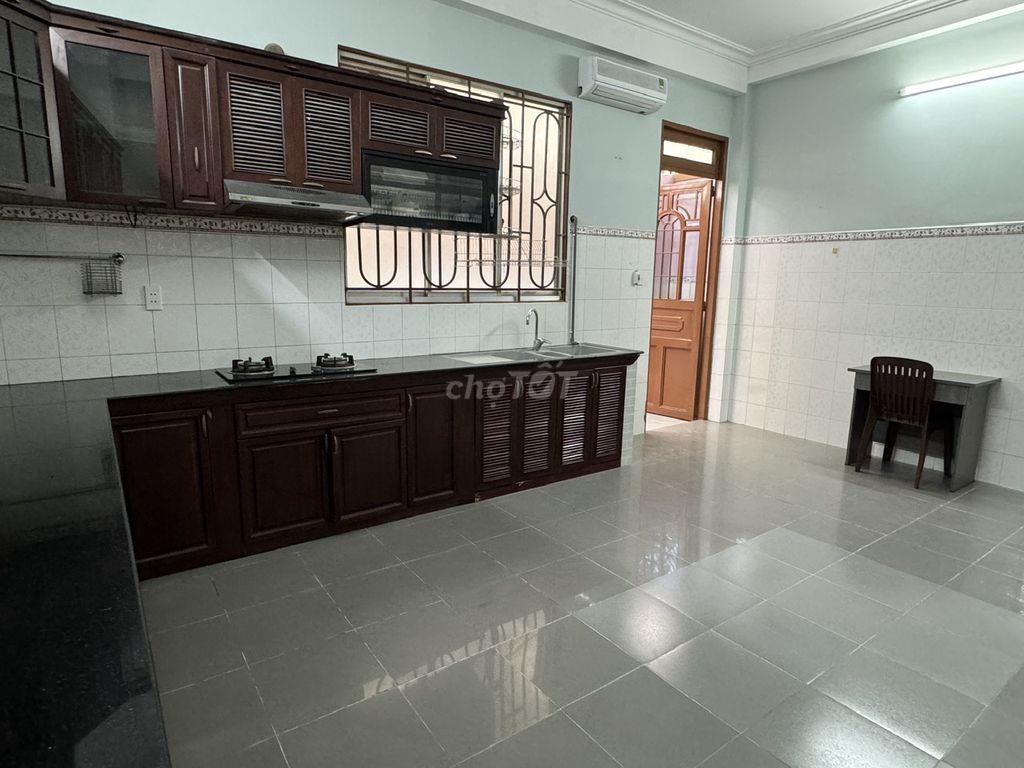 Phòng rộng, trong biệt thự Bình Lợi, full nội thất, ngay tầng trệt