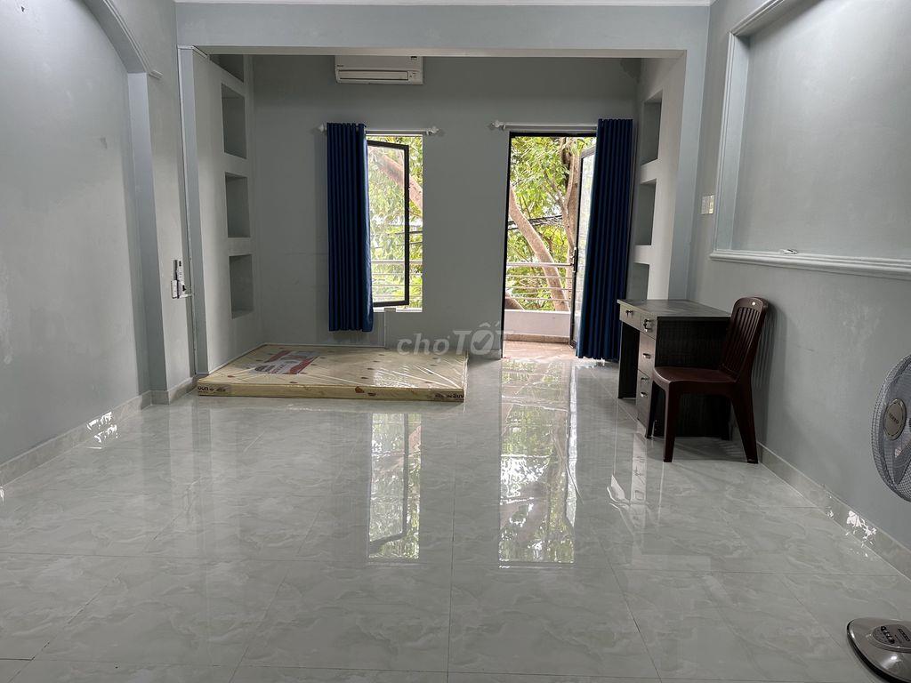 Phòng siu rộng Đặng Thuỳ Trâm, ngay cổng ĐH Văn Lang, full nội thất