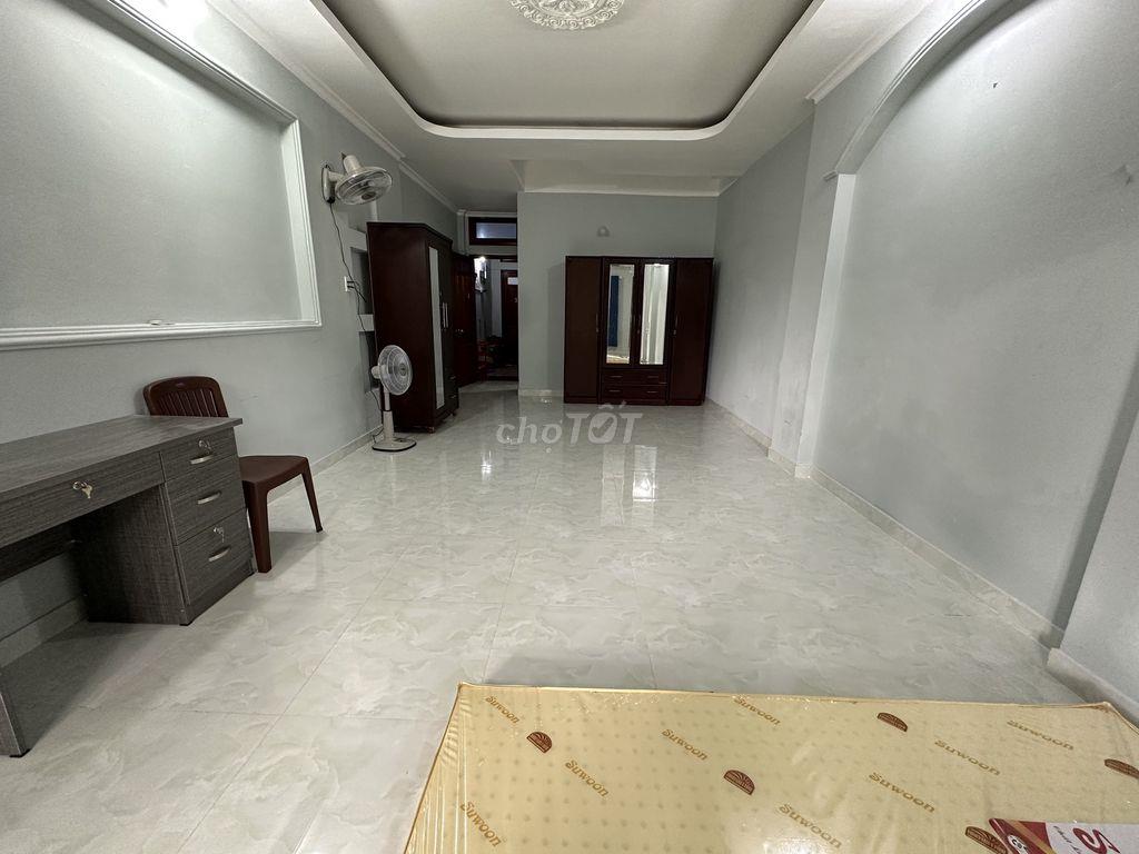 Phòng siu rộng Đặng Thuỳ Trâm, ngay cổng ĐH Văn Lang, full nội thất