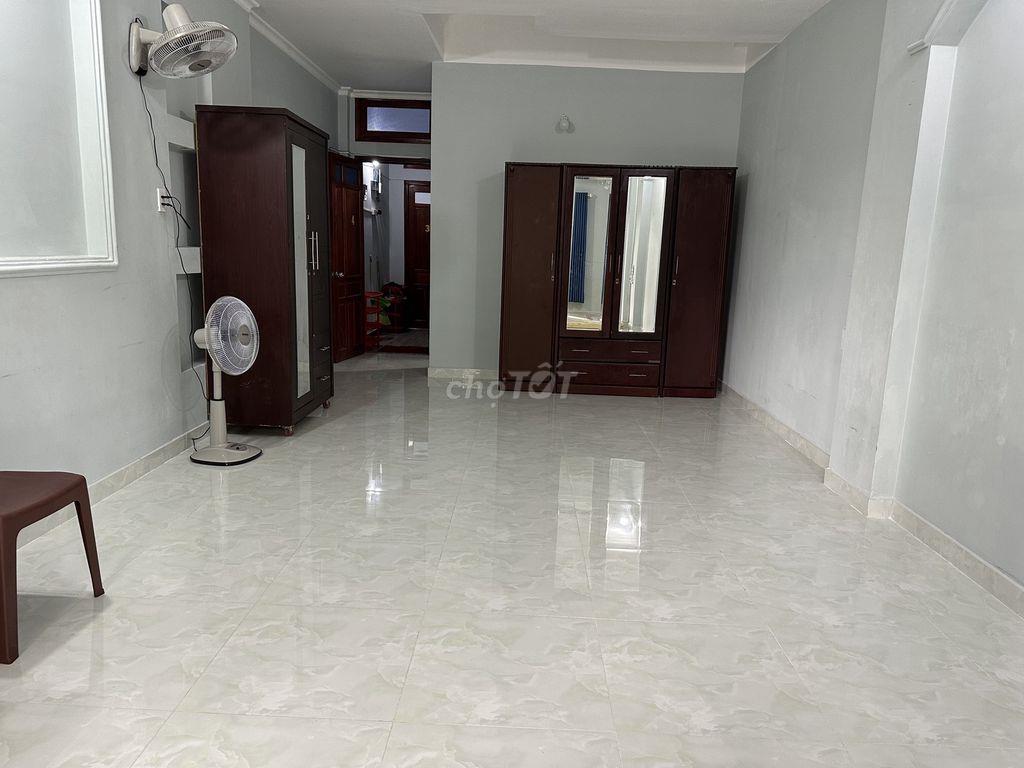 Phòng siu rộng Đặng Thuỳ Trâm, ngay cổng ĐH Văn Lang, full nội thất