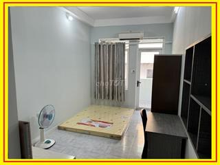 Phòng đầu NTLong, gần BV Ung Bứu, có ban công, full nội thất
