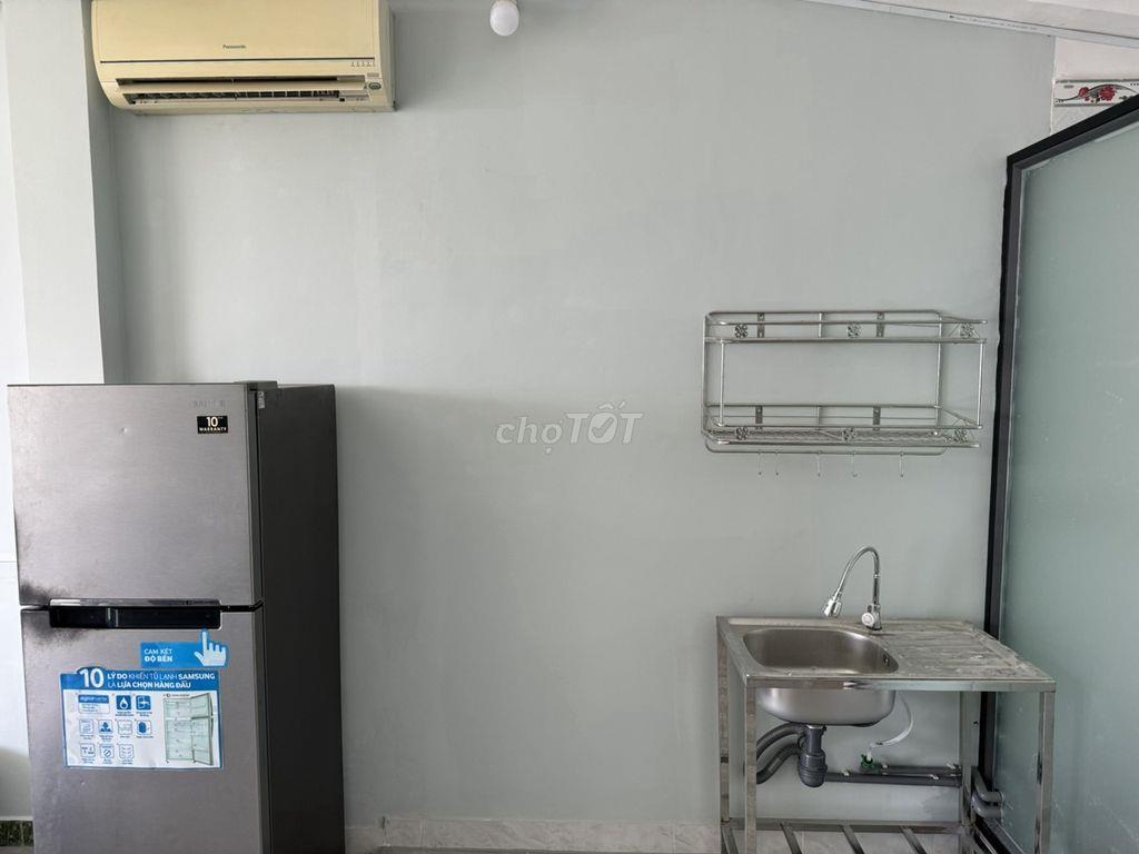 Phòng ngay cầu Băng Ky (Nơ Trang Long), full nội thất, lầu 4