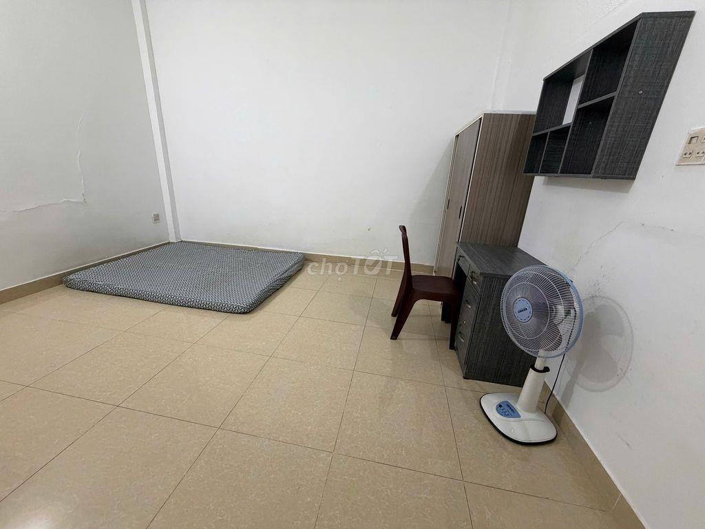Phòng XVNT, gần ĐH GTVT, rộng, full nội thất