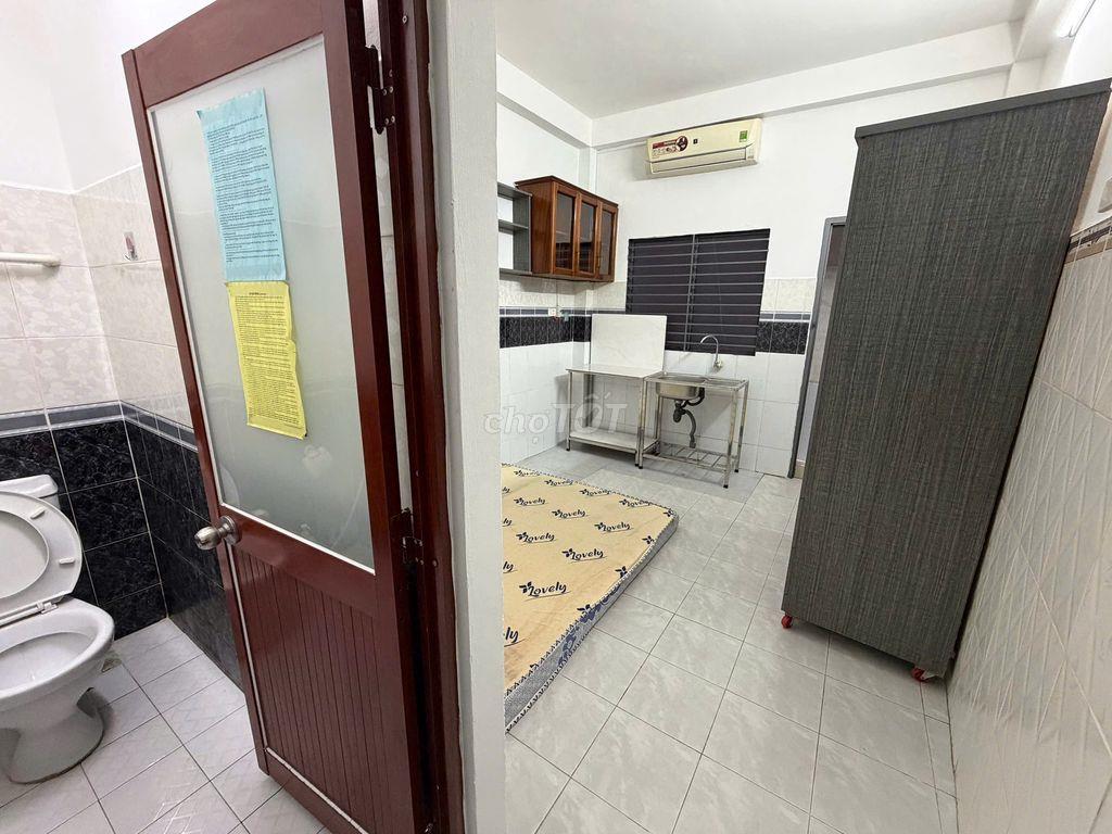 Phòng XVNT gần cầu Thị Nghè, full nội thất, ngay tầng trệt