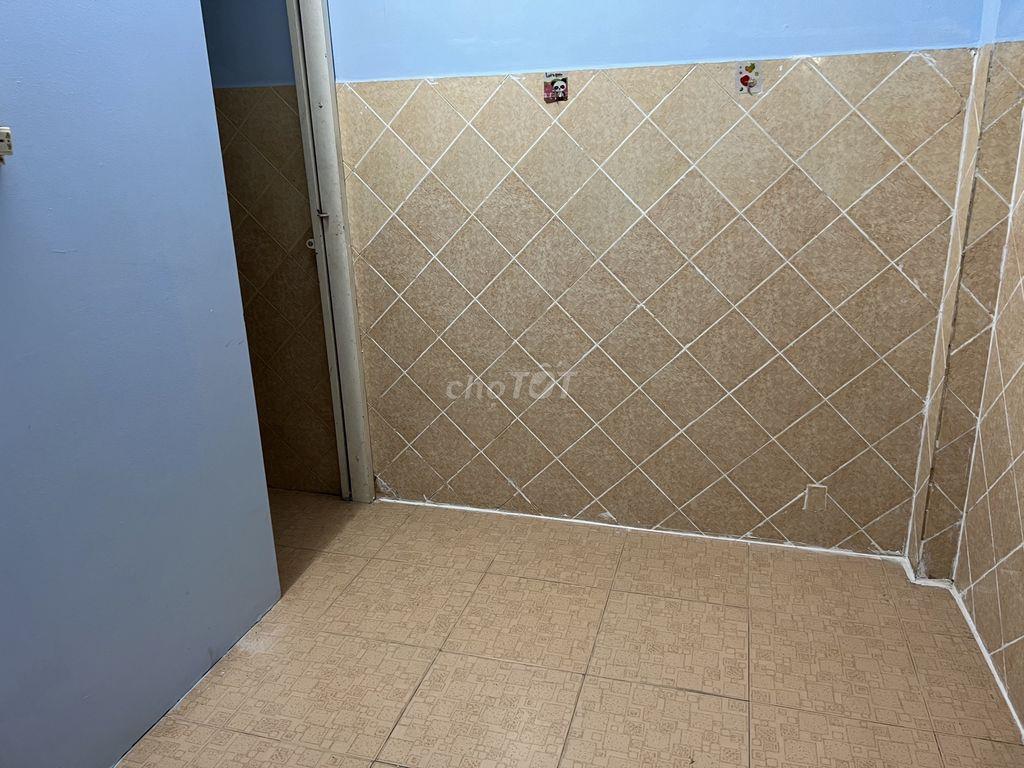 Phòng Nơ Trang Long ngay gần cầu Bình Lợi, WC riêng, giờ giấc tự do