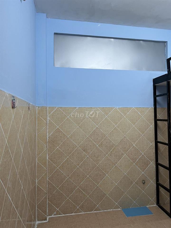 Phòng Nơ Trang Long ngay gần cầu Bình Lợi, WC riêng, giờ giấc tự do