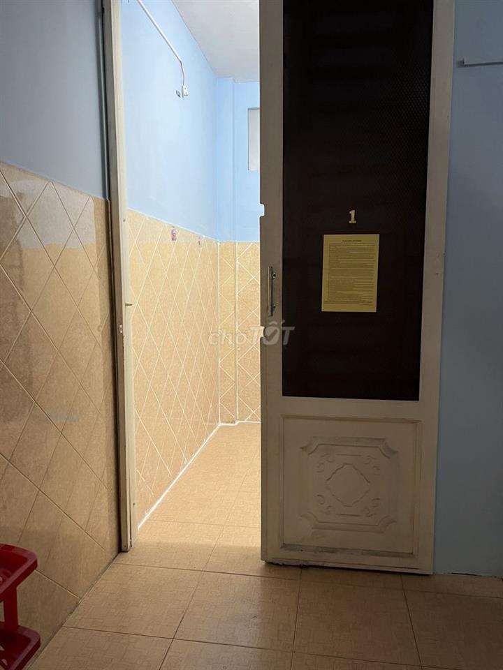 Phòng Nơ Trang Long ngay gần cầu Bình Lợi, WC riêng, giờ giấc tự do