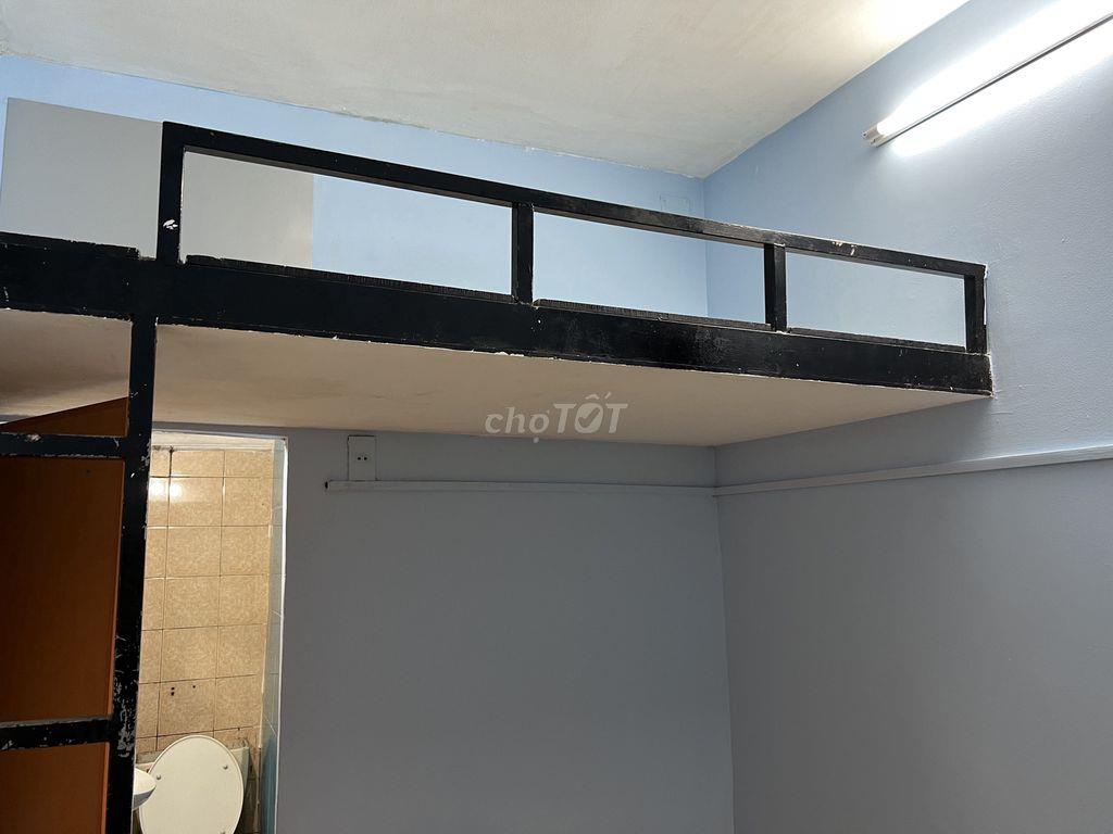 Phòng Nơ Trang Long ngay gần cầu Bình Lợi, WC riêng, giờ giấc tự do