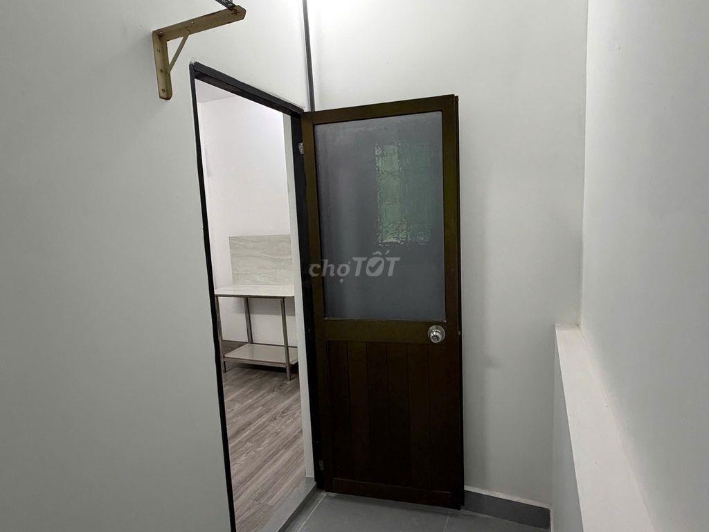 Phòng cho NỮ thuê, trong biệt thự Bình Lợi, full nội thất, có BAN CÔNG