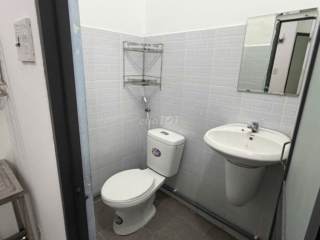 Phòng cho NỮ thuê, trong biệt thự Bình Lợi, full nội thất, có BAN CÔNG