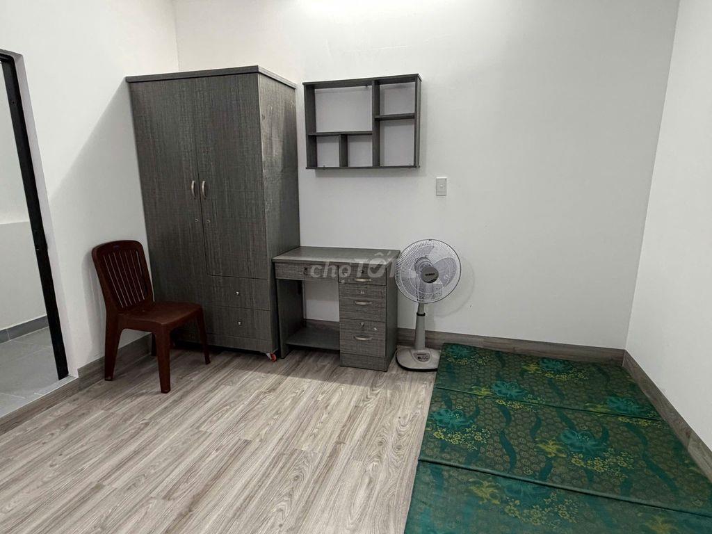 Phòng cho NỮ thuê, trong biệt thự Bình Lợi, full nội thất, có BAN CÔNG