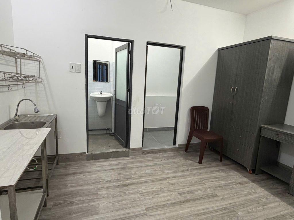 Phòng cho NỮ thuê, trong biệt thự Bình Lợi, full nội thất, có BAN CÔNG