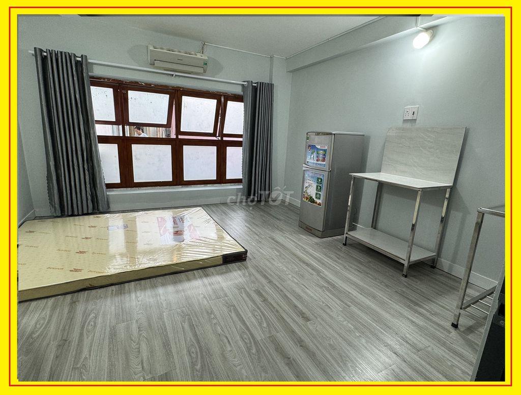 Phòng t.tâm Q1, gần công viên Lê Văn Tám, full nội thất, ngay lầu 1