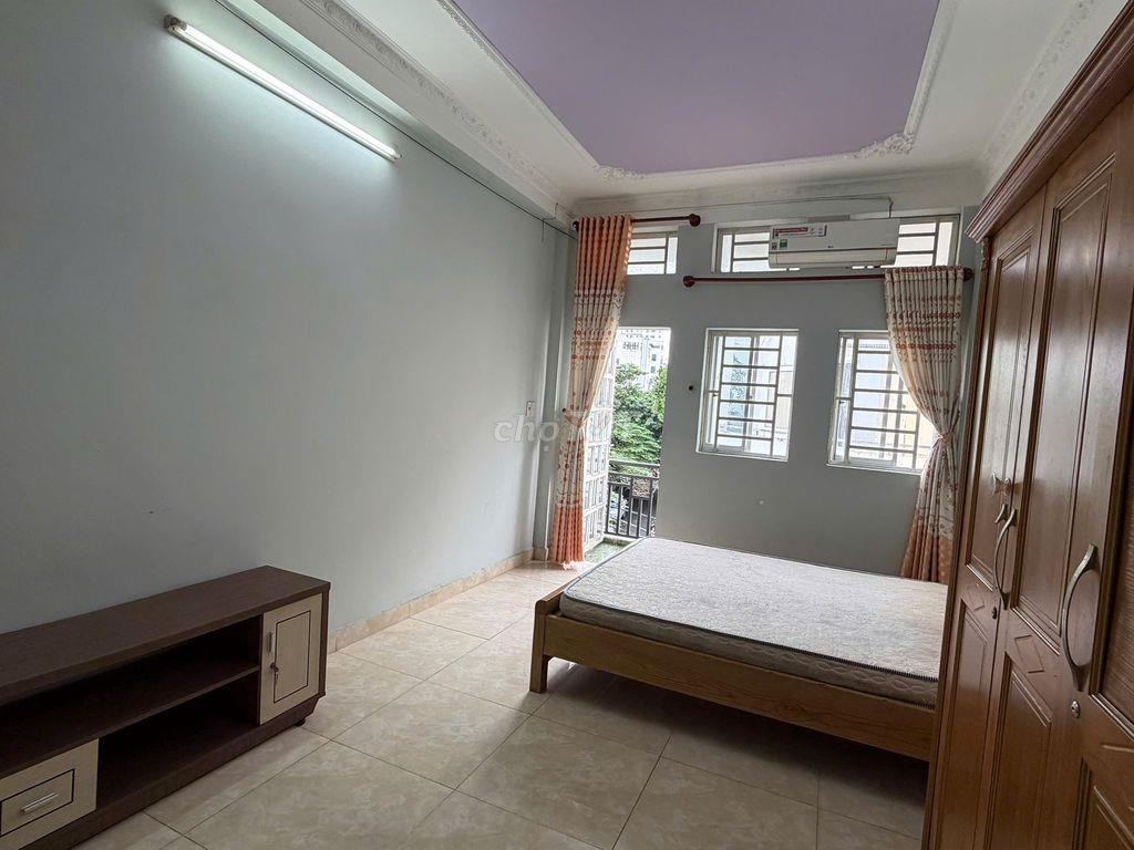 Phòng Nơ Trang Long (ngay cầu BĂNG KY), rộng, ban công lớn, full nthất