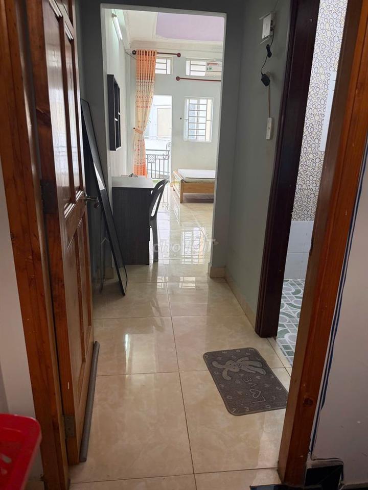 Phòng Nơ Trang Long (ngay cầu BĂNG KY), rộng, ban công lớn, full nthất