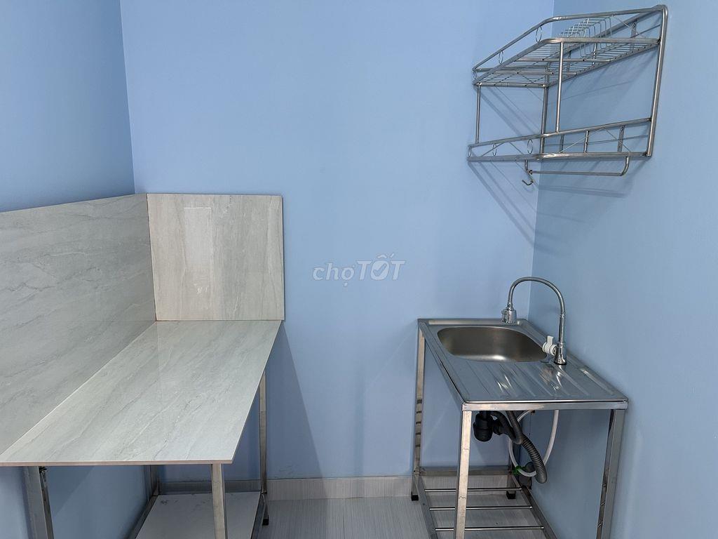 Phòng NGUYÊN HỒNG, lầu 1, có ban công, full nội thất