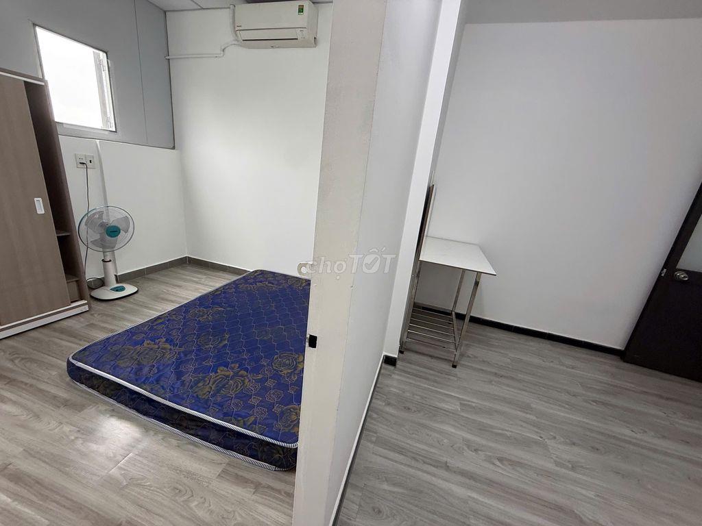 Phòng ngay ngã 5 Bình Hoà, full nội thất, có BAN CÔNG sau