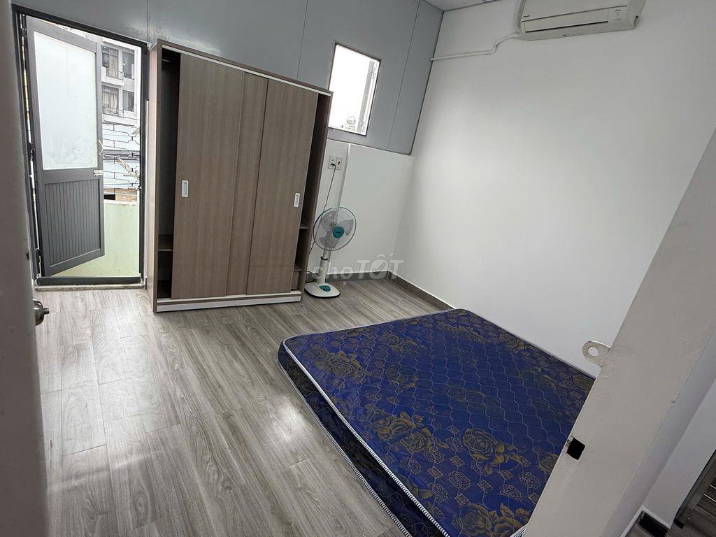 Phòng ngay ngã 5 Bình Hoà, full nội thất, có BAN CÔNG sau