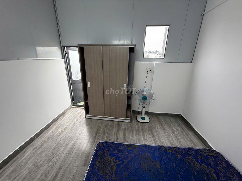 Phòng ngay ngã 5 Bình Hoà, full nội thất, có BAN CÔNG sau