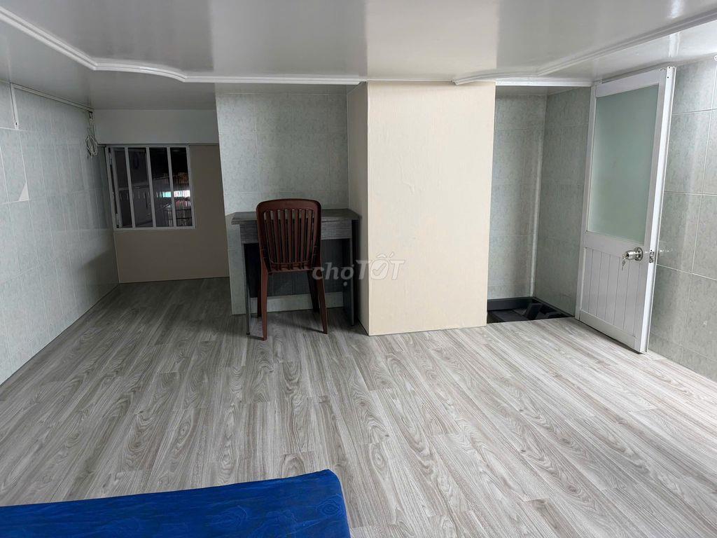 Phòng ĐẶNG THUỲ TRÂM, WC riêng, giờ giấc tự do