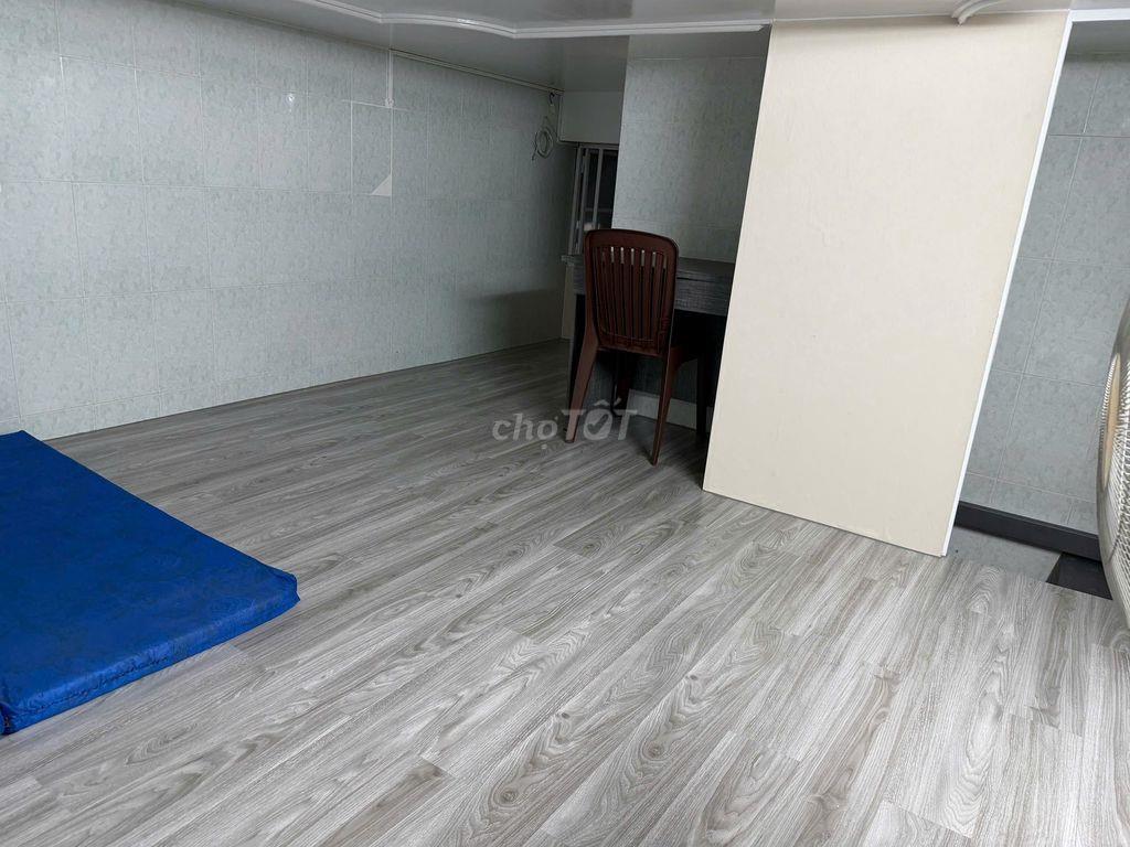 Phòng ĐẶNG THUỲ TRÂM, WC riêng, giờ giấc tự do