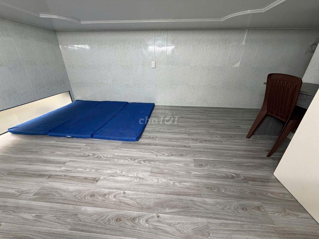 Phòng ĐẶNG THUỲ TRÂM, WC riêng, giờ giấc tự do