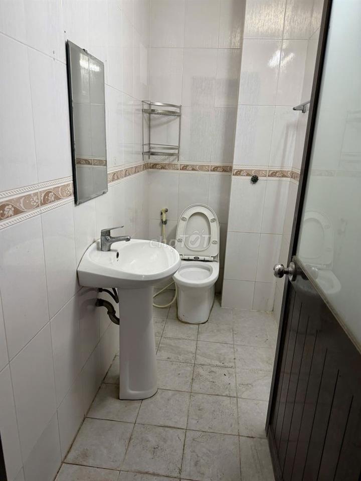 Phòng ĐẶNG THUỲ TRÂM, WC riêng, giờ giấc tự do