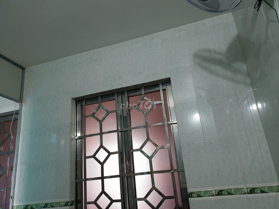 Phòng đúc, có nội thất, giờ giấc tự do