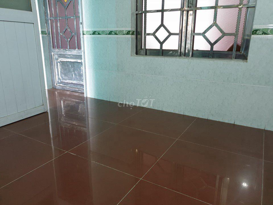 Phòng đúc, có nội thất, giờ giấc tự do