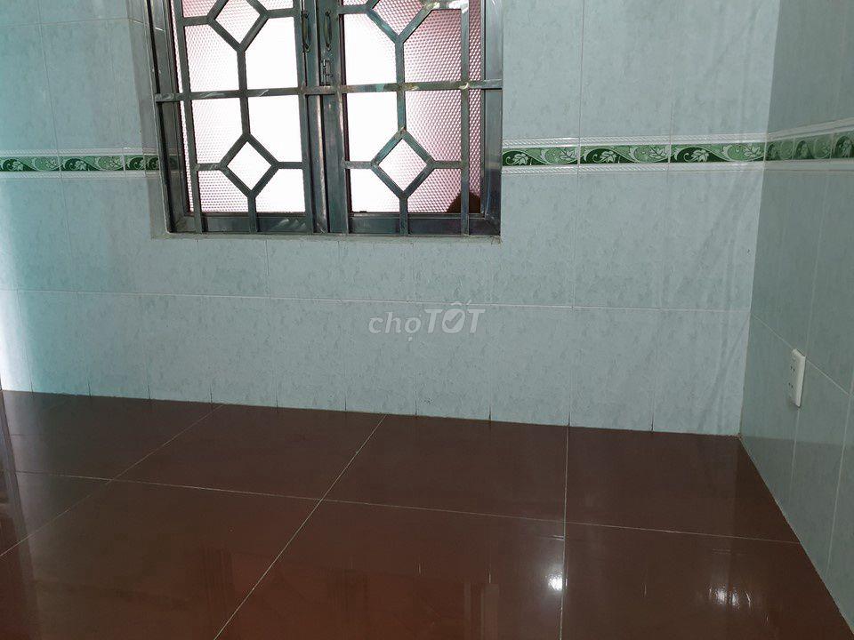 Phòng đúc, có nội thất, giờ giấc tự do