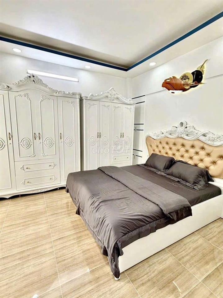 KẸT TIỀN BÁN GẤP.