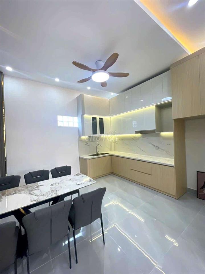 KẸT TIỀN BÁN GẤP.