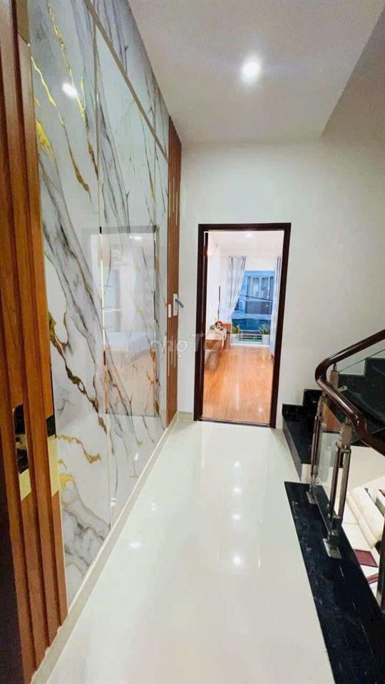 HẺM XE HƠI 1806HTP, TẶNG FULL NỘI THẤT
