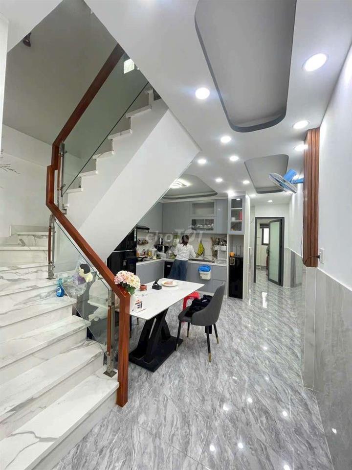 NHÀ DT KHỦNG 5X15 TRỆT LẦU 4PN 